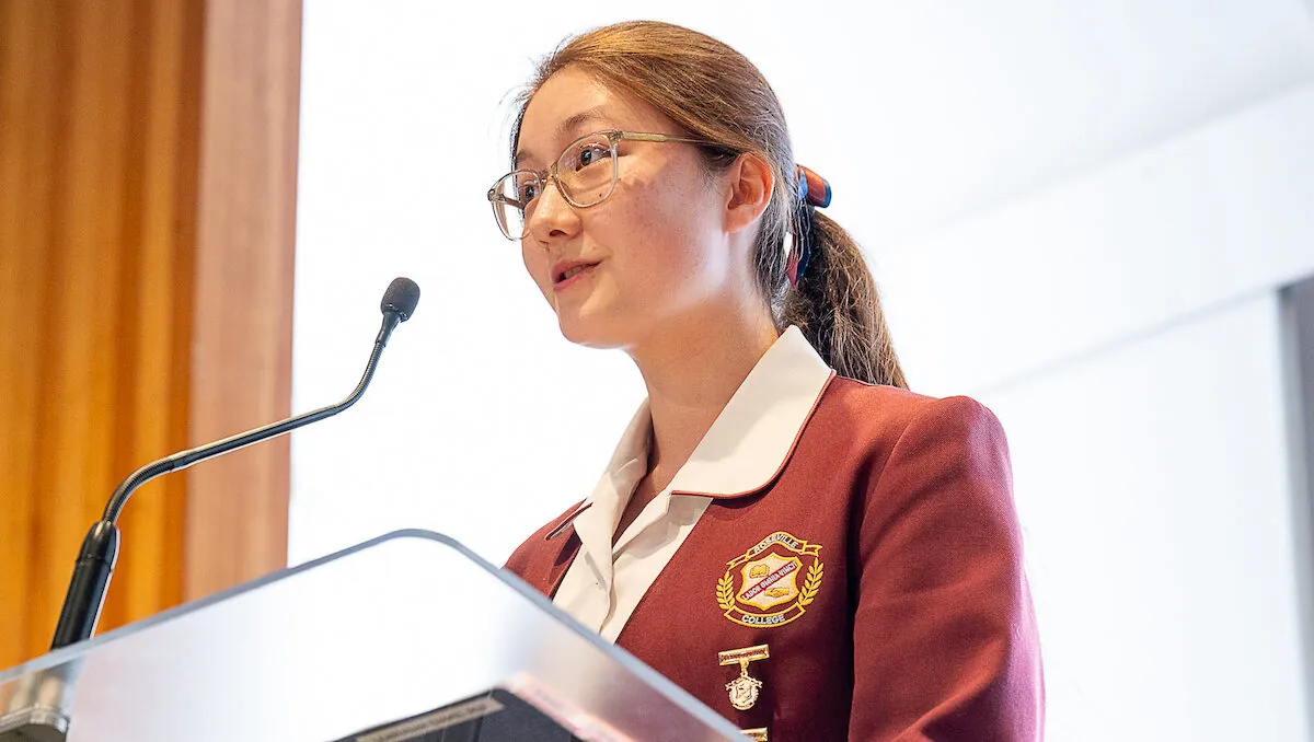 Emily Barnard Yr12LeadershipChapelService2023-381_landscape